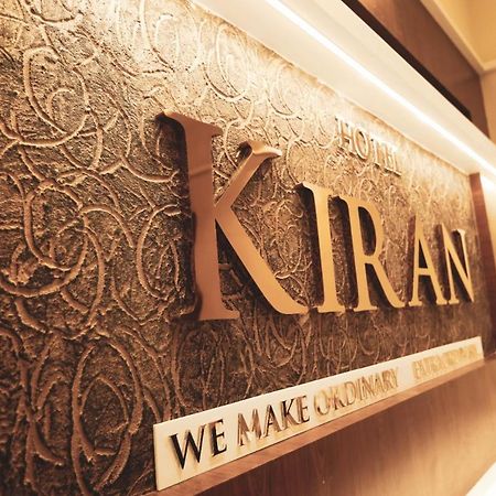Hotel Kiran Miraj Bagian luar foto